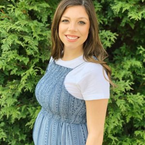Pregnant Lauren Duggar Cradles Baby Bump in Sweet Pic, Reflects on Miscarriage