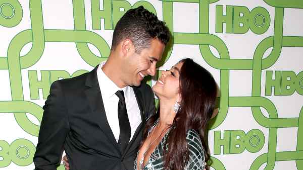 Sarah-Hyland-Makes-NSFW-Joke-About-Fiance-Wells-Adams-Breaking-Her-Hip-1
