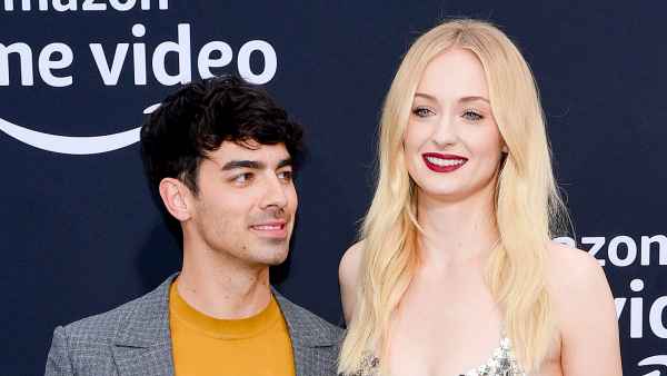 Sophie-Turner-Surprises-Joe-Jonas-With-Birthday-Cake-During-Concert