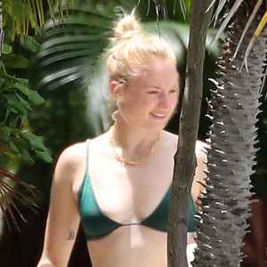 Sophie Turner Wearing Green Bikini Incredible Body