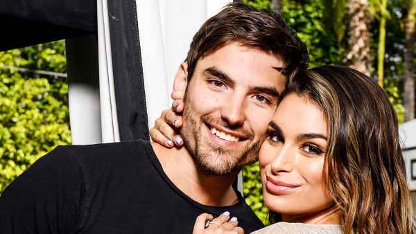 This Is What Ashley Iaconetti Jared Haibon Gave Wedding Guests