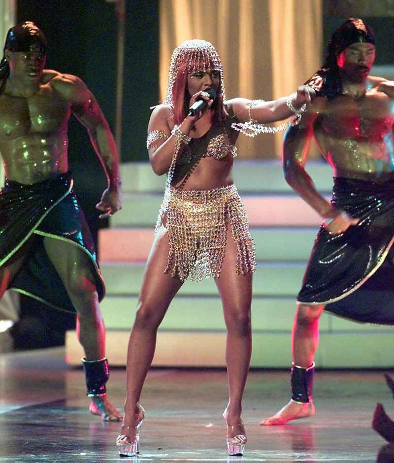 Wildest VMA Costumes - Lil Kim, 1997
