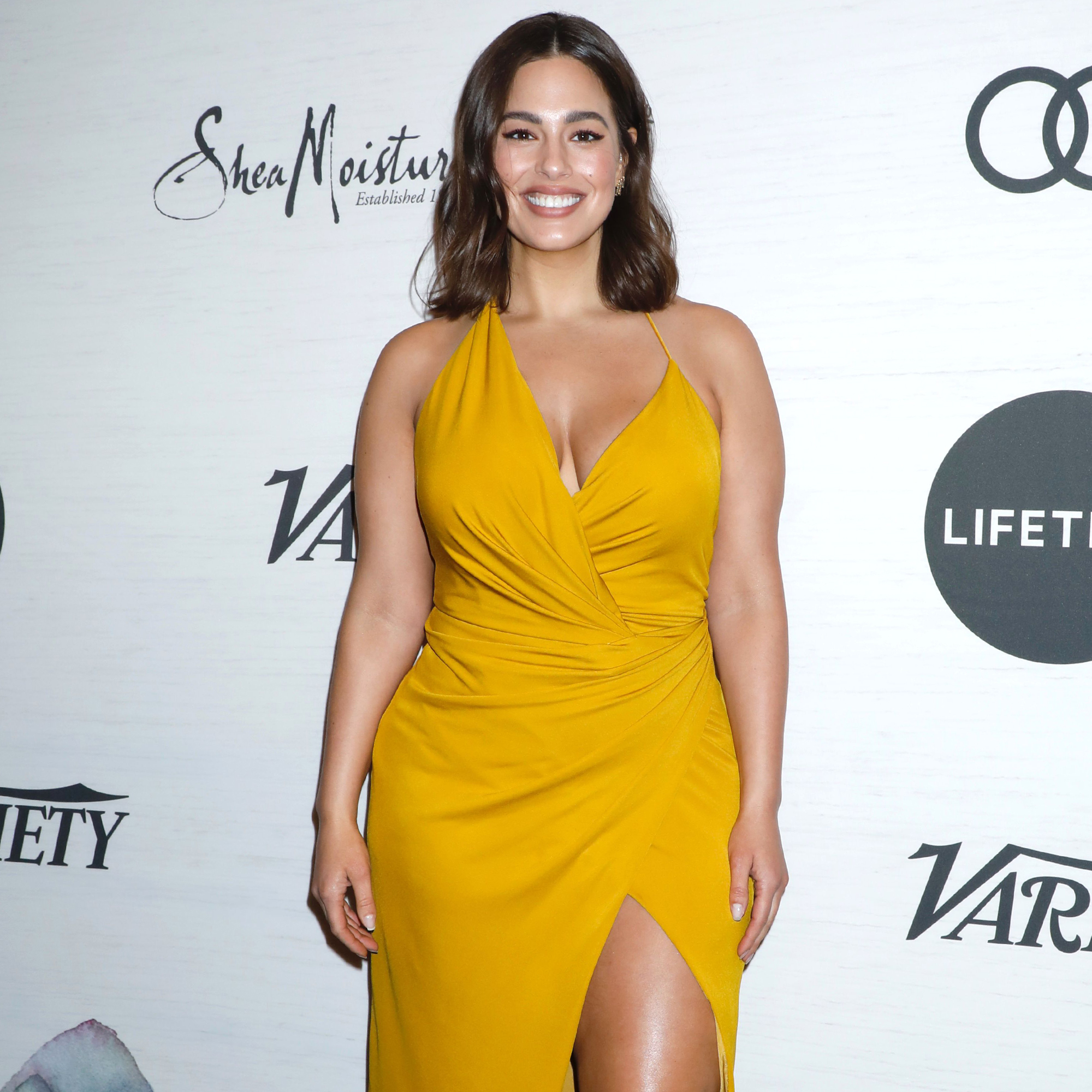 Pregnant Ashley Graham Praised for Nude Photo With Stretch Marks