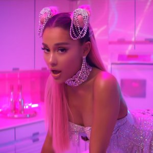 Ariana-Grande-7-Rings