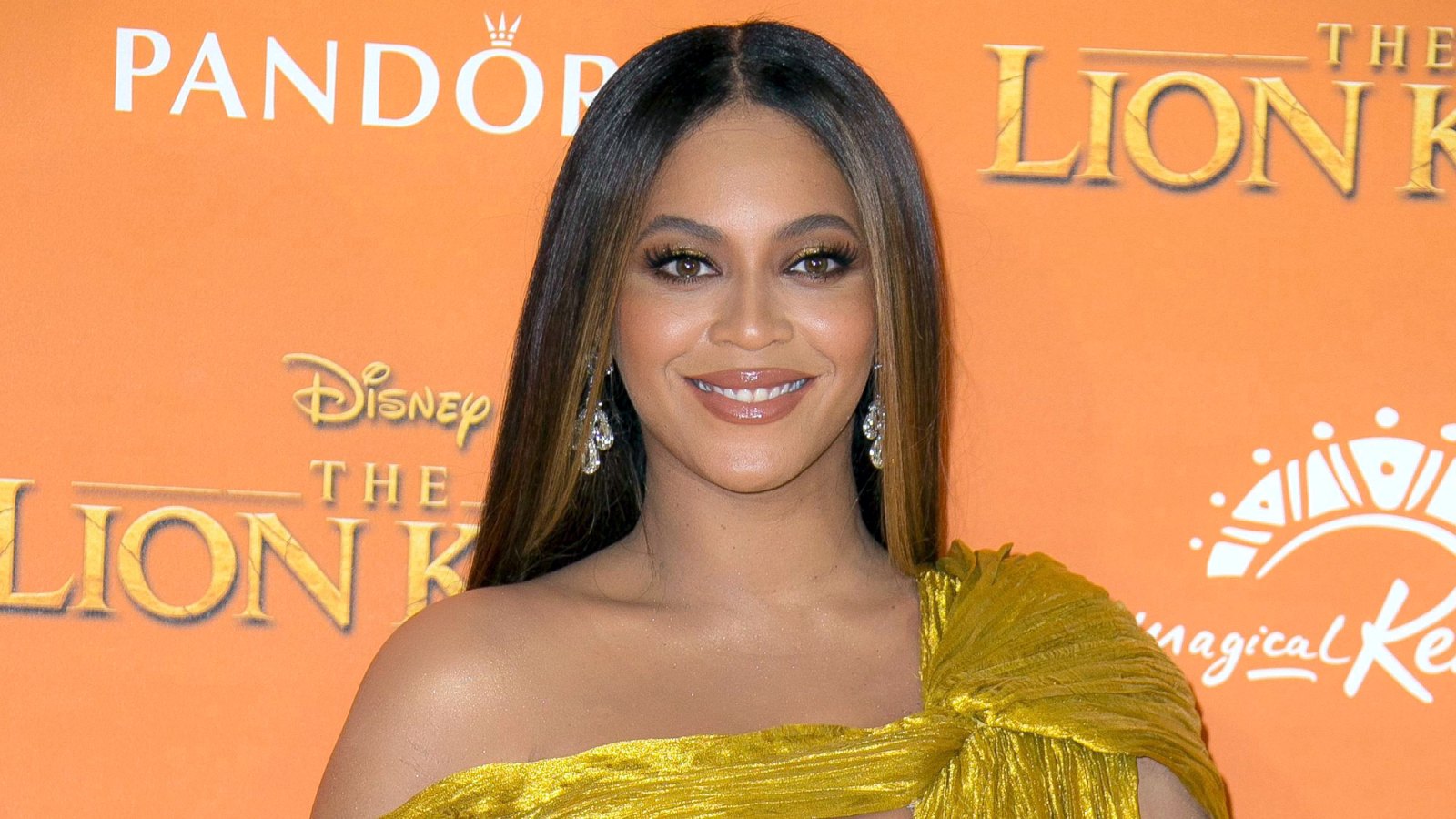 Beyonce Gives Rare Glimpses of Twins Sir and Rumi in ‘Making The Gift’ Special