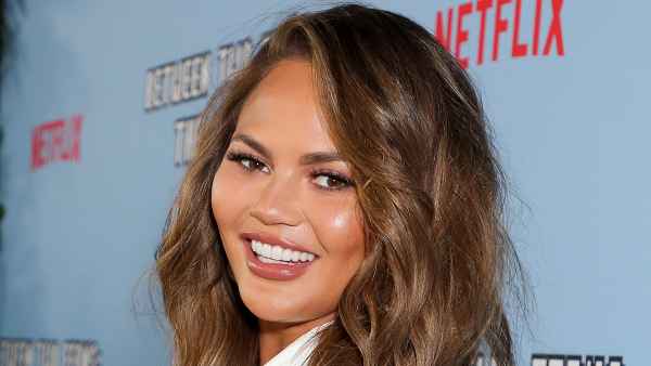 Chrissy-Teigen-Eats-Entire-Box-of-Oreos-to-Guess-Mystery-Flavor
