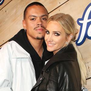 Evan-Ross-and-Ashlee-Simpson-expecting