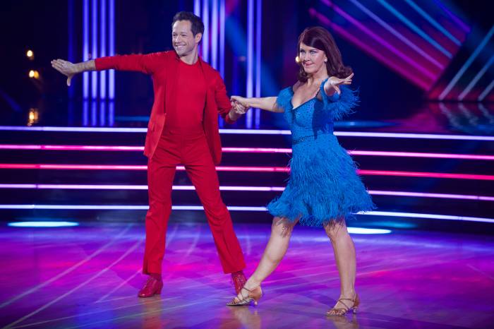 Kate Flannery Receives ‘DWTS’ Support From ‘Office’ Costars