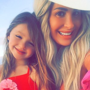 Kim-Zolciak-Defends-Letting-Daughter-Kaia-wear-makeup