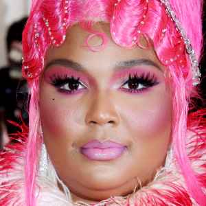 Lizzo Beauty Routine