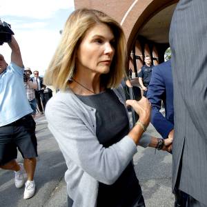 Lori-Loughlin-Worked-With-Image-Consultant-Before-Court-Appearance