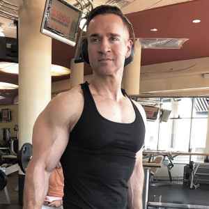 Mike ‘The Situation’ Sorrentino Flexes His Biceps at the Gym