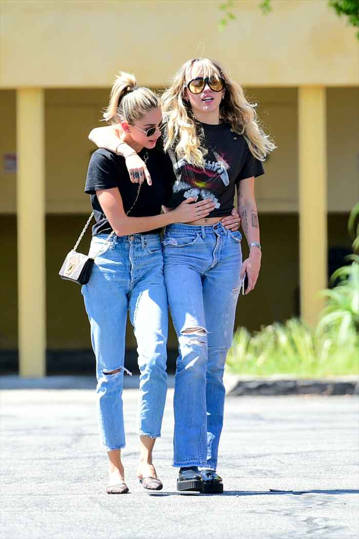 Miley Cyrus and Kaitlynn Carter Were Spotted 'Making Out' at Party in NYC-2