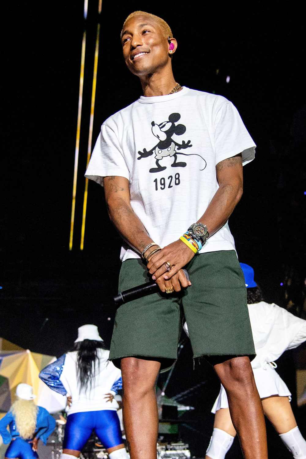 Pharrell Williams Mickey Mouse Shirt Shorts Performing Ear Bud Global Citizen Festival