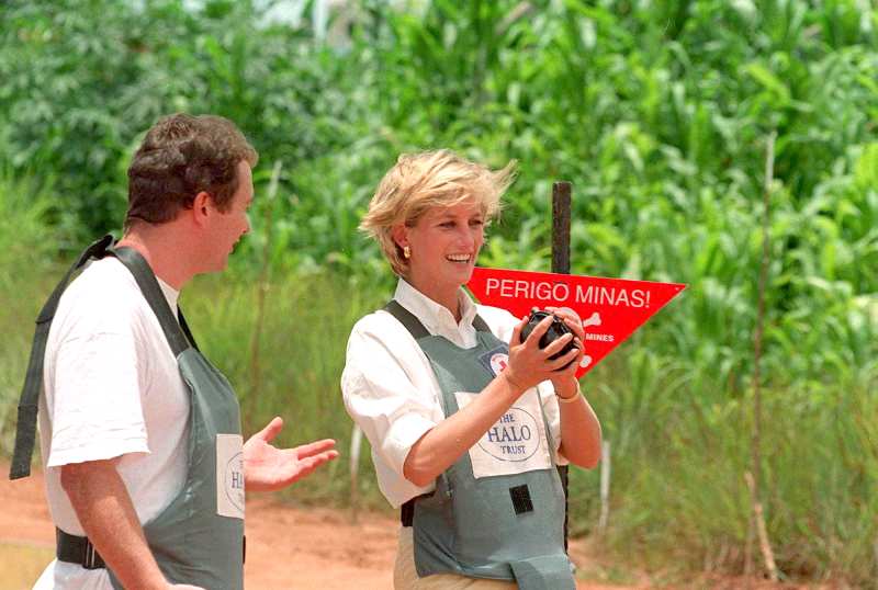 Prince-Harry-Follows-in-Diana’s-Footsteps-at-Angolan-Minefield