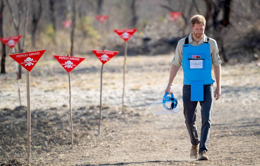 Prince-Harry-Follows-in-Diana’s-Footsteps-at-Angolan-Minefield