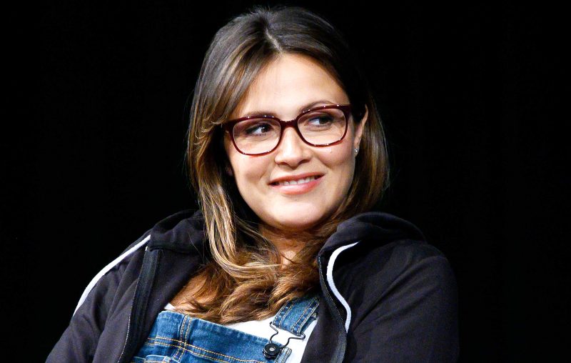 Robbie Amell Pregnant Wife Italia Ricci Says She Is Flirting With 200 Pounds