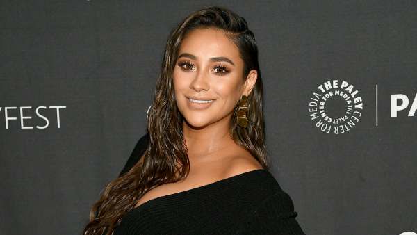 Shay-Mitchell-gives-birth