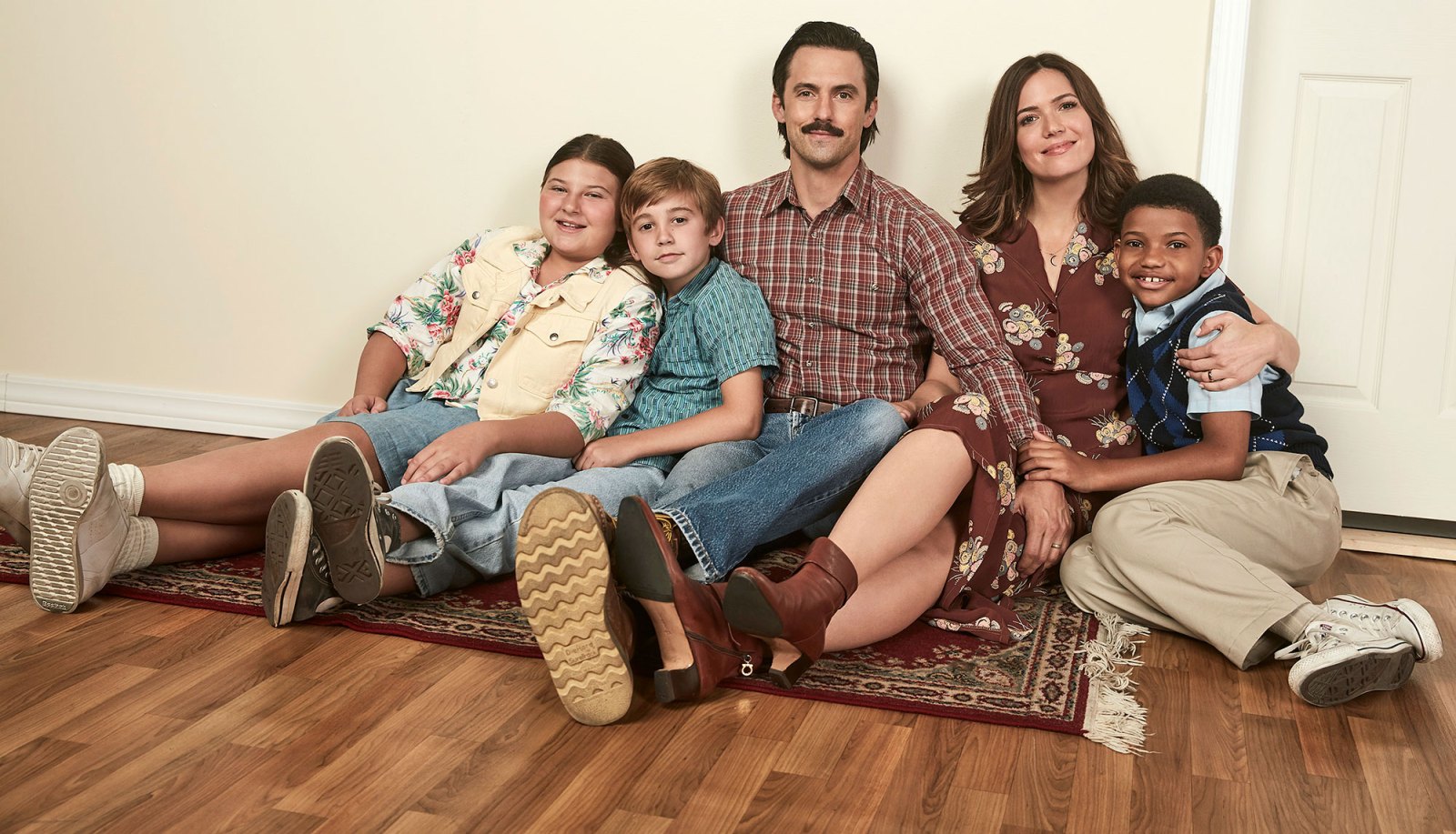This Is Us Young And Old Flashback Mackenzie Hancsicsak as Kate, Parker Bates as Kevin, Milo Ventimiglia as Jack, Mandy Moore as Rebecca, Lonnie Chavis as Randall
