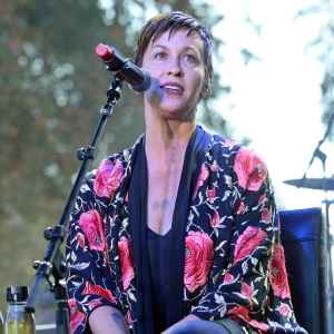 Alanis Morissette Postpartum Depression