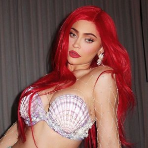Celeb Halloween Costume Inspo - Kylie Jenner