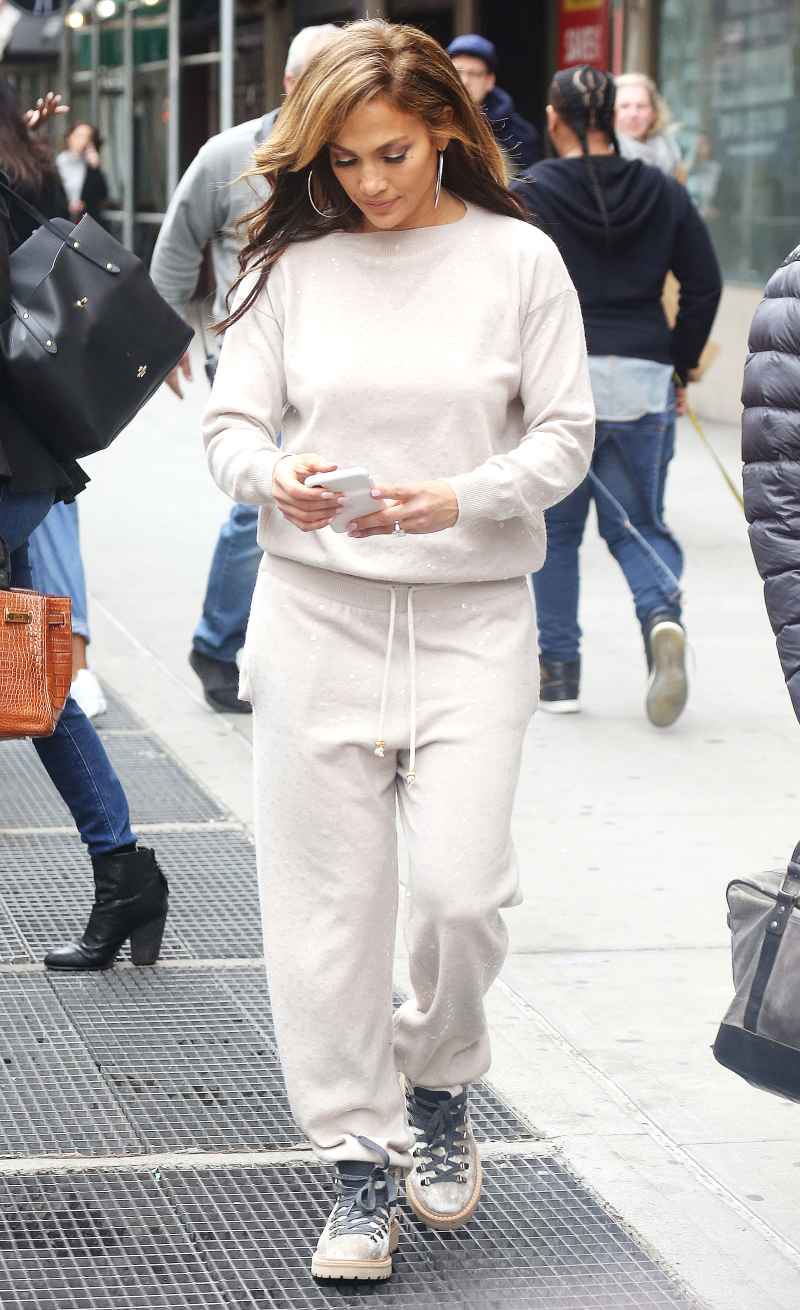 Celebs Wearing Sweats - Jennifer Lopez