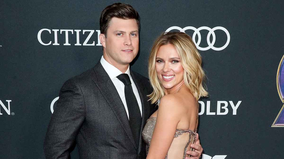 Colin-Jost-Scarlett-Johansson-very-happy