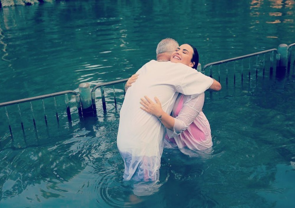 Demi Lovato Reveals She Got Baptised