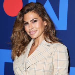 Eva-Mendes-Reveals-Her-Kids-Dressed-as-Dorothy-Again-for-Halloween