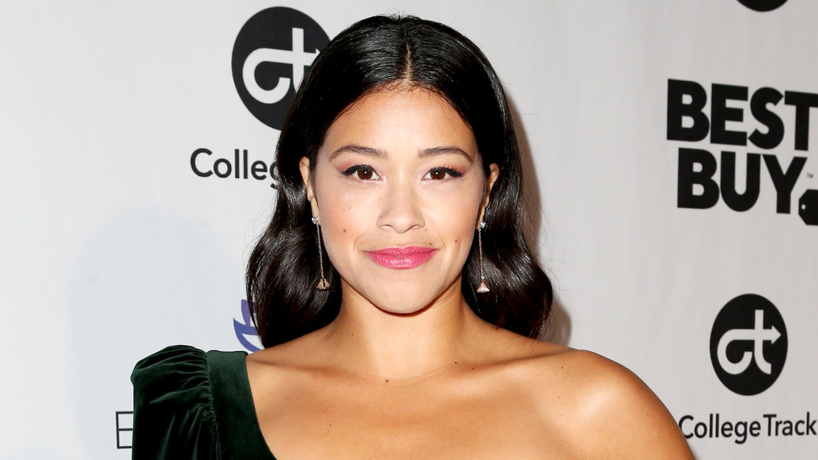 Gina-Rodriguez-Apologies-for-Saying-N-Word-in-Controversial-Instagram-Story-Video-2
