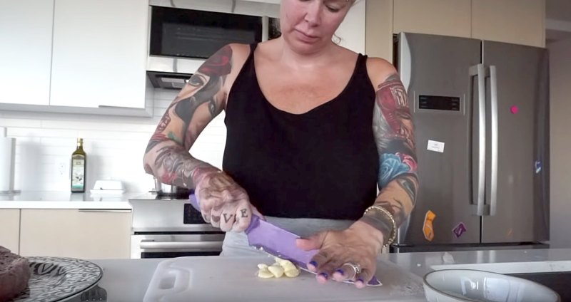 Jenna-Jameson-Shares-Surprising,-Awesome-Tips-for-Cooking-Steaks