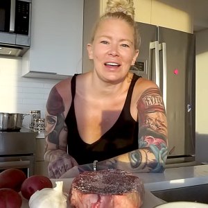 Jenna-Jameson-Shares-Surprising,-Awesome-Tips-for-Cooking-Steaks