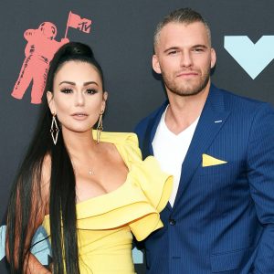 Jenni 'JWoww' Farley Treats Herself to New Jewelry After Breakup From Ex-Boyfriend Zack Carpinello