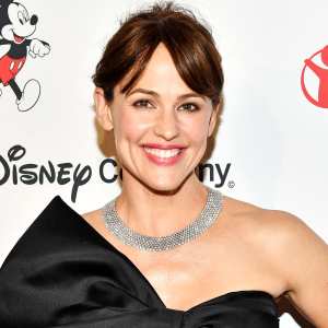Jennifer Garner Kid Catches Her Crying Sound of Music Sing-Along