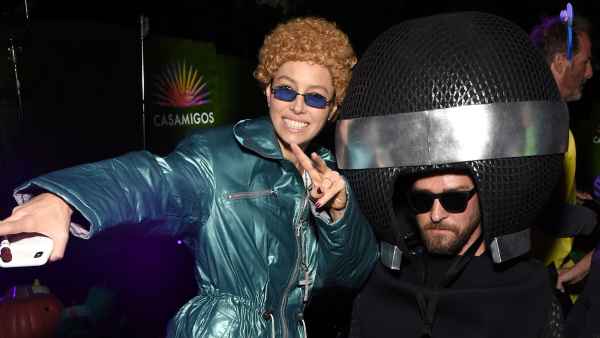 Jessica Biel's Dressed Up as ‘NSync Era Justin Timberlake for Halloween