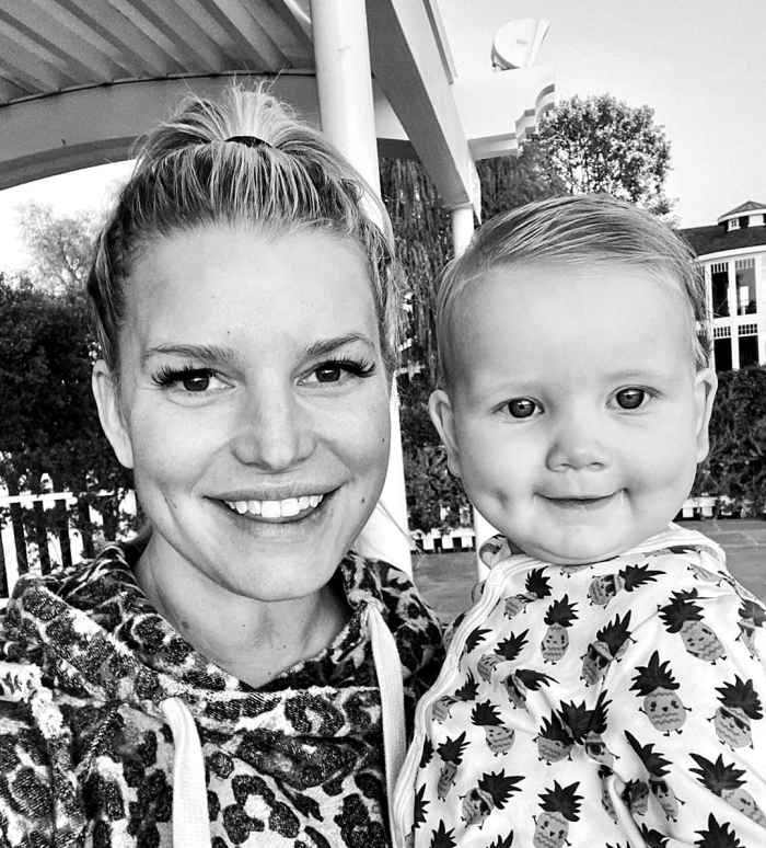 Jessica Simpson’s Daughter Has Matching Dimples