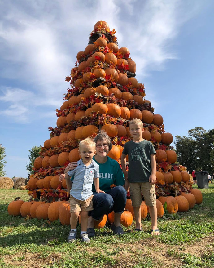Jill Dillard Celebrity Families Visiting Pumpkin Patches