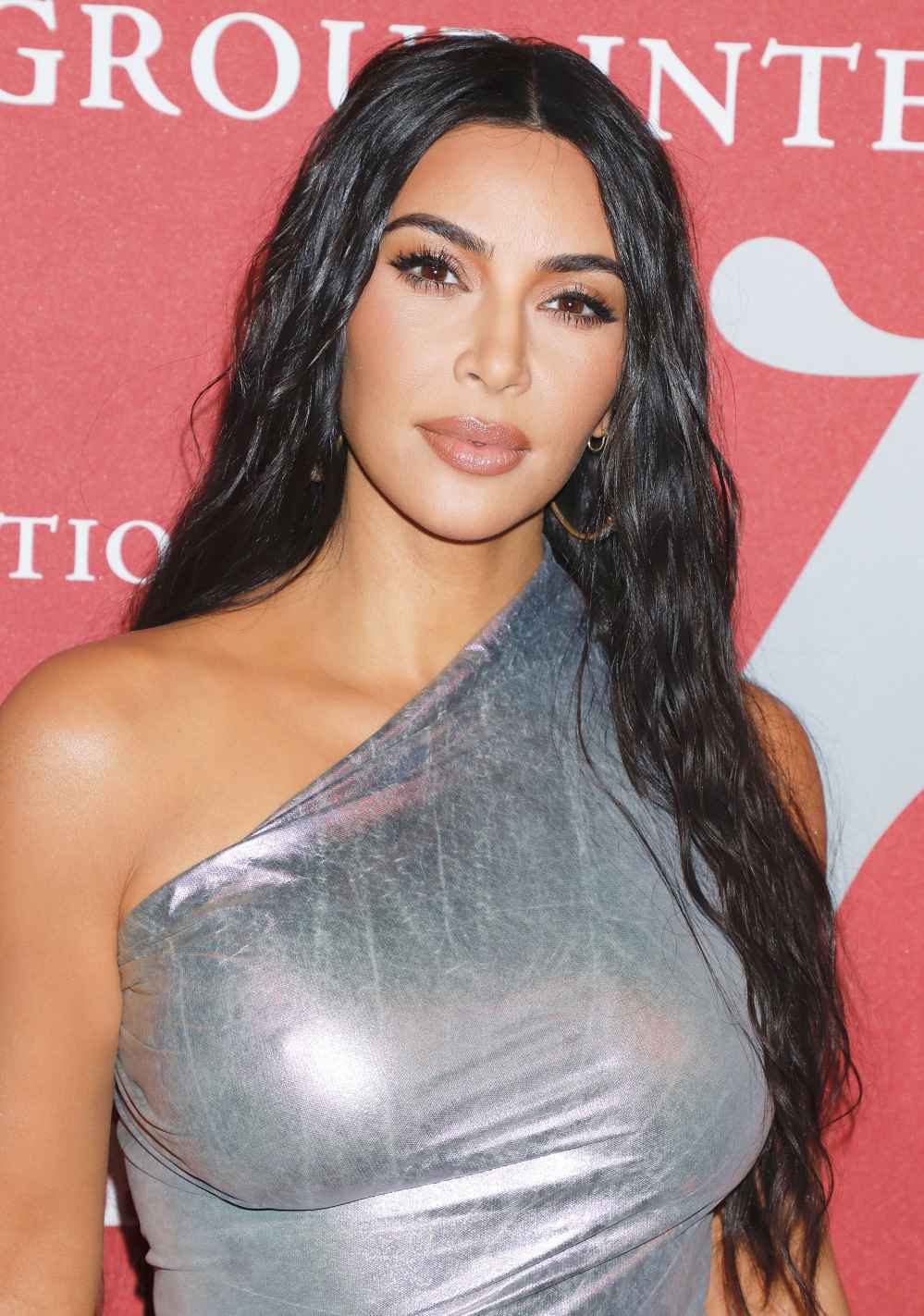 Kim Kardashian Gets An Emergency Haircut