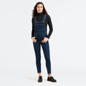 The Skinny Levi’s Overalls You Can’t Go Through Fall Without