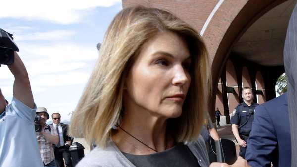 Lori Loughlin New Bribery Charges Court