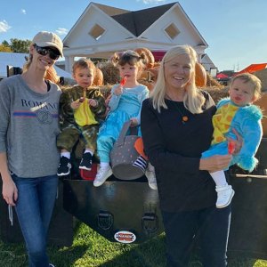 Meghan King Edmonds Pumpkin Patch With Kids Instagram
