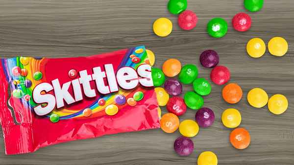 Most-Popular-Halloween-Candy-Twix-Skittles