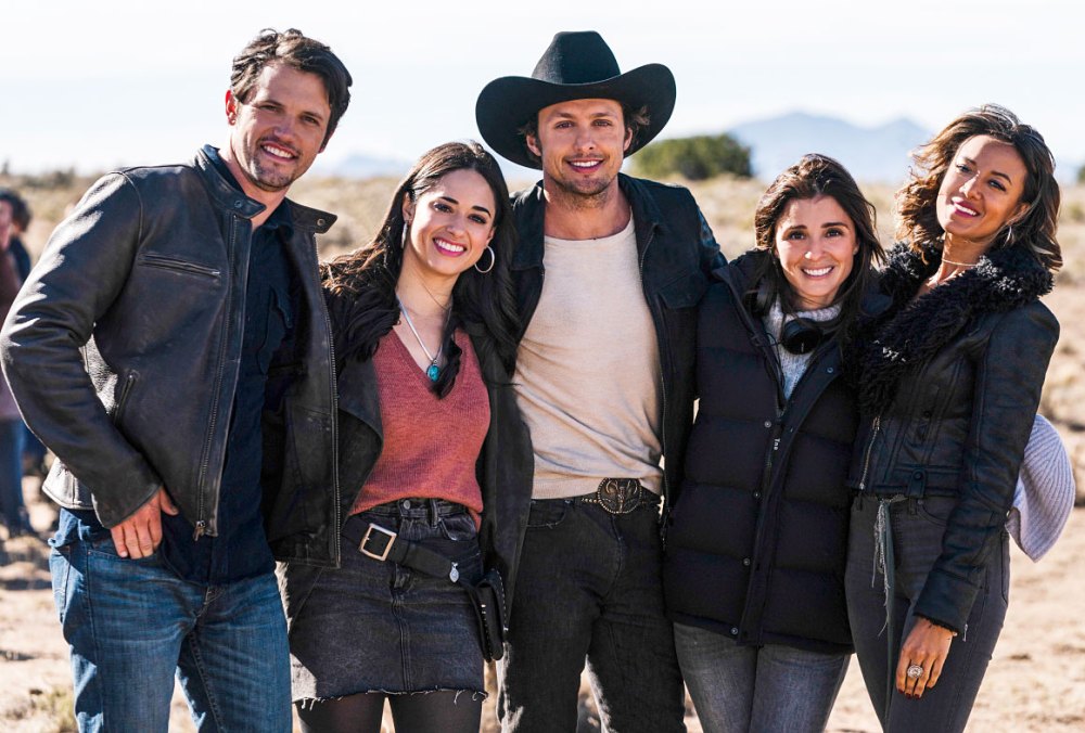 Nathan Dean Parsons Jeanine Mason Michael Vlamis Shiri Appleby and Heather Hemmens Roswell Original Star Jason Behr Joins Reboot Roswell New Mexico