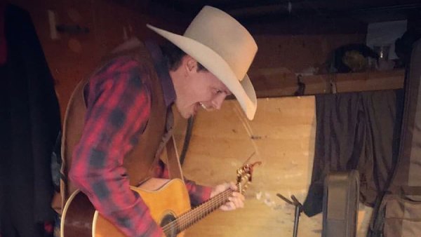 Ned LeDoux’s 2-Year-Old Daughter Dies at Home