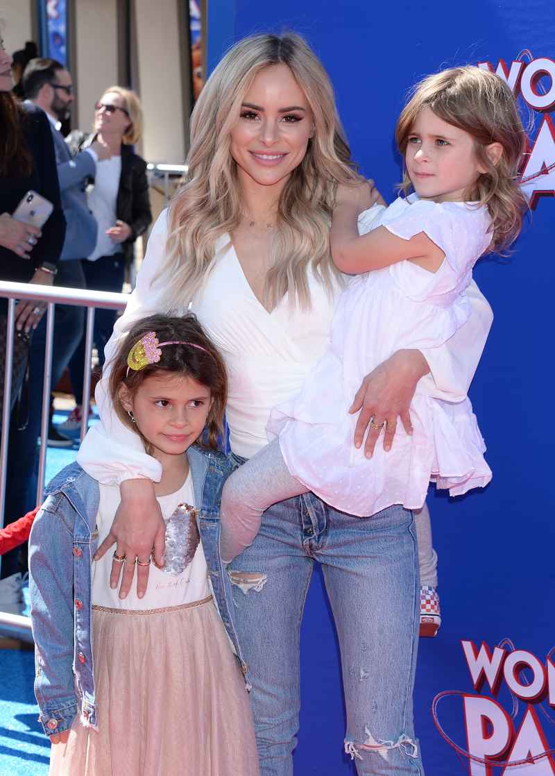 Amanda Stanton With Her Two Daughters