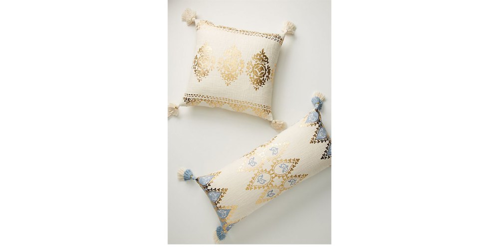 Tasseled-Leticia-Pillow