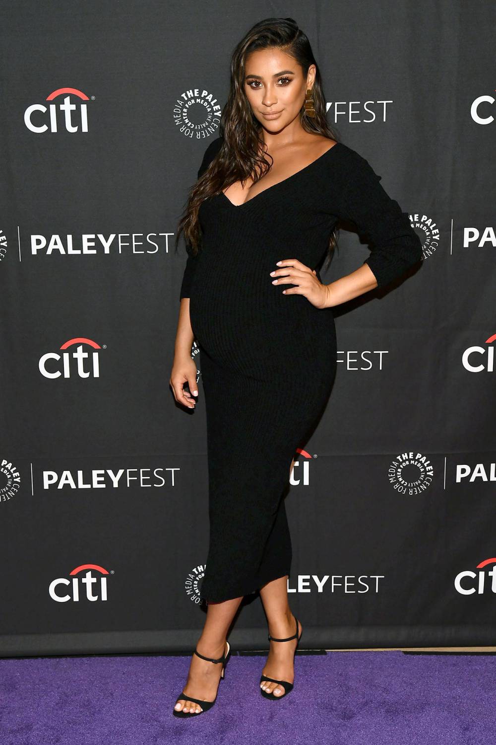 Shay Mitchell Gives Inside Look at Baby Girl&rsquo;s Labor and Delivery