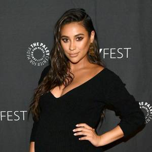 Shay Mitchell Gives Inside Look at Baby Girl’s Labor and Delivery