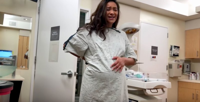 Shay-Mitchell-baby-bump-delivery-room