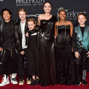 Shiloh Jolie-Pitt, Vivian Jolie-Pitt, Angelina Jolie, Zahara Jolie-Pitt and Knox Jolie-Pitt Maleficent Premiere